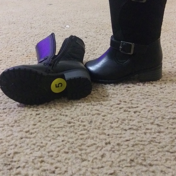 NEW w/o tag toddler boots - Picture 2 of 2